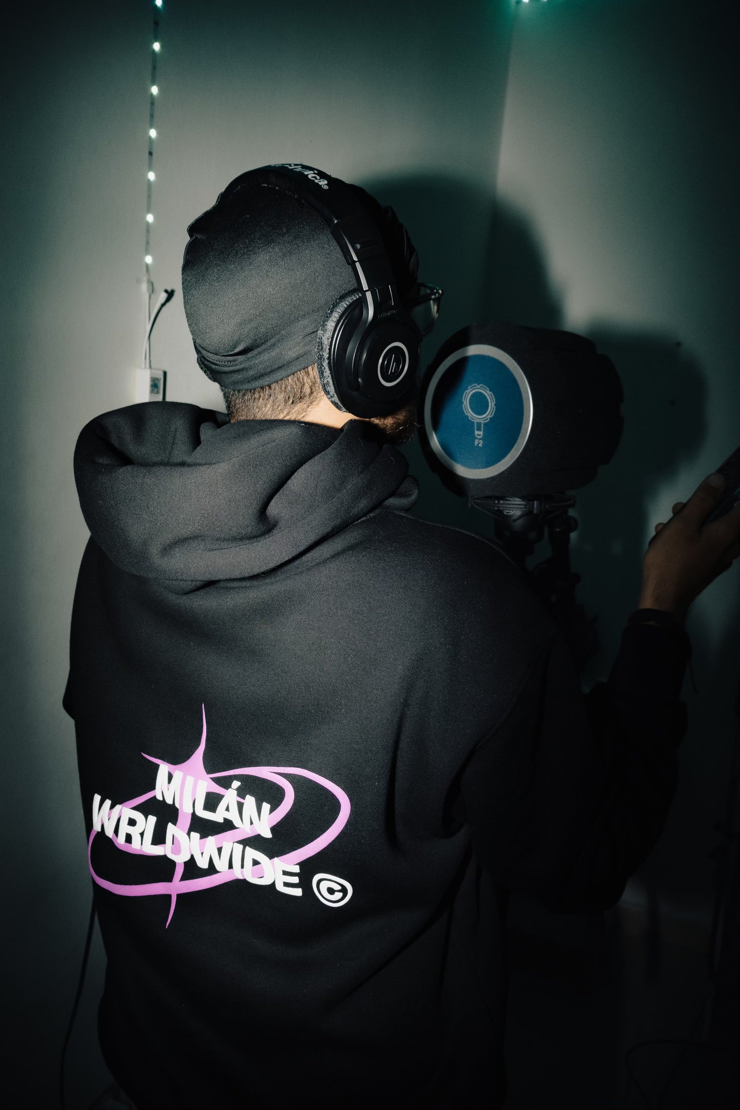 MILVNNE WRLDWIDE HOODIE